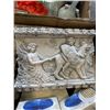 Image 7 : 3 TRAYS OF HOUSEHOLD GOODS AND DECOR