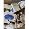Image 8 : 3 TRAYS OF HOUSEHOLD GOODS AND DECOR