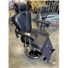 Image 2 : TATTOO CLIENT CHAIR