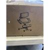 Image 2 : DRAGONN BLACK KNEELING CHAIR WITH BACK SUPPORT
