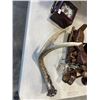 Image 4 : BOX OF GLASSWARE AND ORNAMENTS