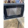 Image 3 : PANASONIC MICROWAVE 1200W POWER. NN-ST642W