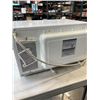 Image 4 : PANASONIC MICROWAVE 1200W POWER. NN-ST642W