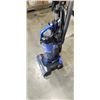Image 2 : EUREKA FLOOR VACUUM