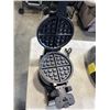 Image 2 : SULTAN DUAL WAFFLE MAKER AND NECK MASSAGER BOTH WORKING