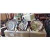 Image 1 : 6 EASTERN DECORATIVE PLATES ON STANDS