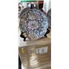Image 2 : 6 EASTERN DECORATIVE PLATES ON STANDS