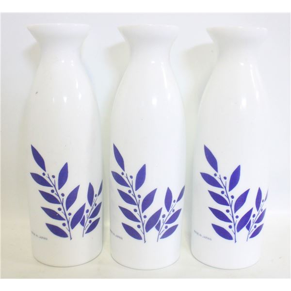 3 VINTAGE JAPANESE VASE BOTTLES