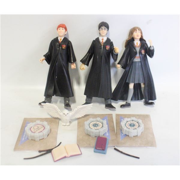 2001 HARRY POTTER FIGURINES & ACCESSORIES