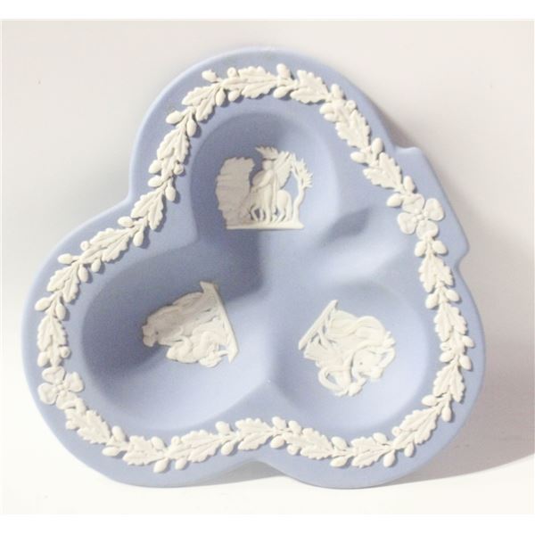 WEDGWOOD OF ETRURIA CLOVER DISH IN BOX