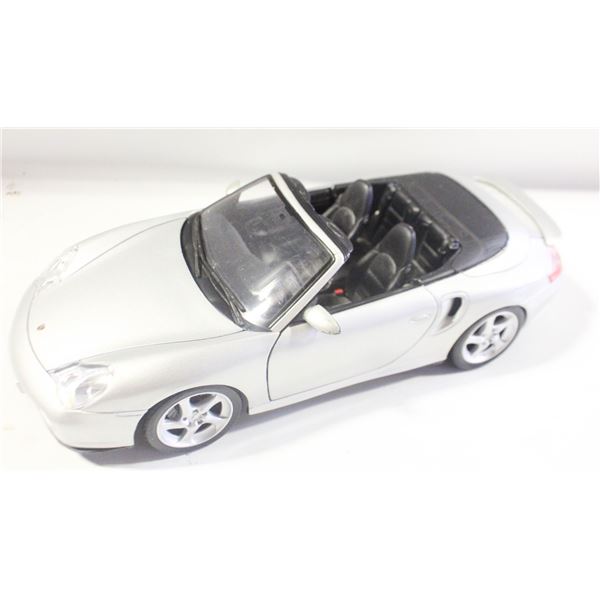 MAISTO 911 TURBO CABRIOLET- SCALE 1/18