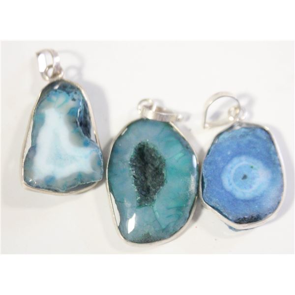 LOT OF 3 AGATE PENDANTS