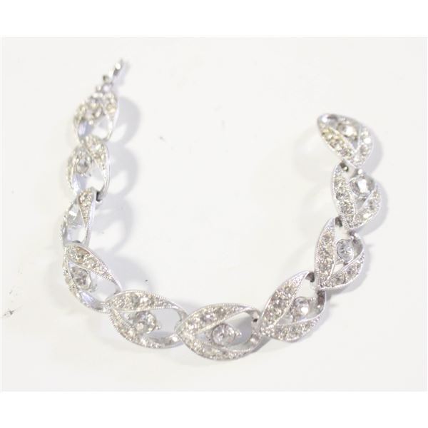 VINTAGE RHINESTONE STATEMENT BRACELET