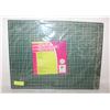 Image 1 : NEW FABRIC CUTTING BOARD FOR QUILTING &