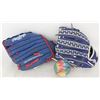 Image 1 : 2 YOUTH LH GLOVES WITH BALL