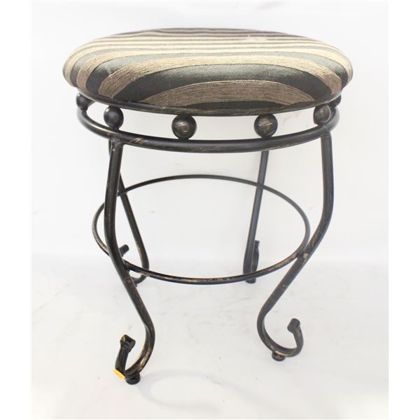ACCENT STOOL