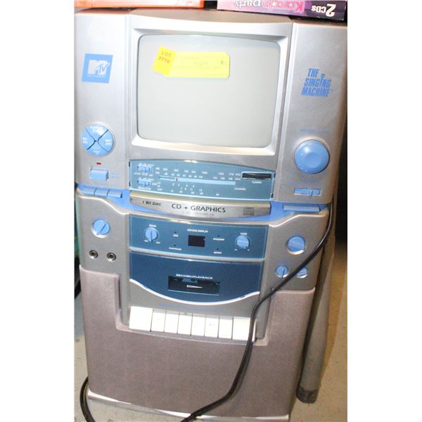 KARAOKE PLAYER AND CD’S