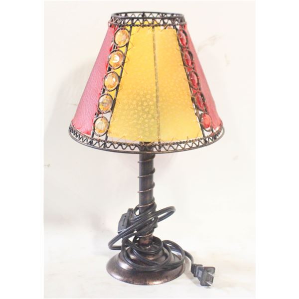 SMALL VINTAGE TABLE LAMP