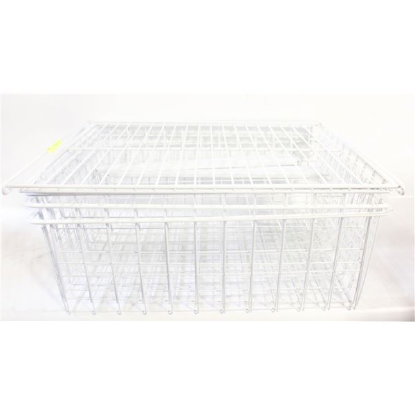 3 BIG BASKETS WITH 2 BRACKETS