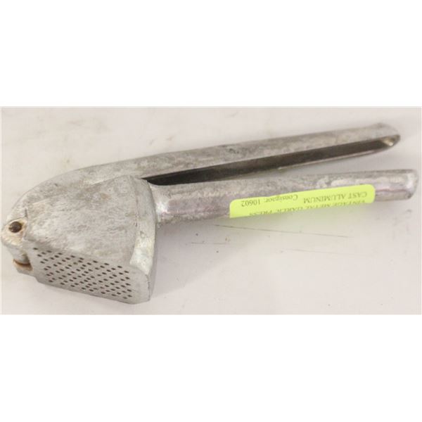 VINTAGE METAL GARLIC PRESS CAST ALUMINUM