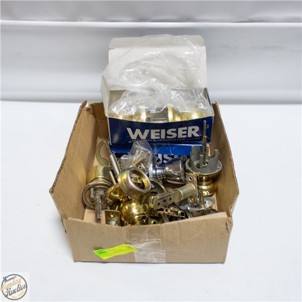 FLAT OF DOOR PASSAGE LOCKSETS + PARTS