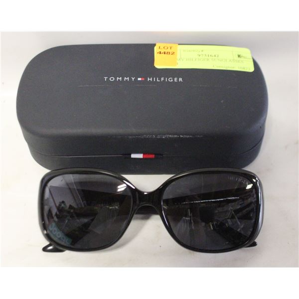 TOMMY HILFIGER SUNGLASSES WITH