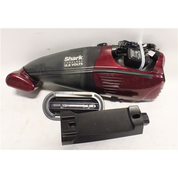 SHARK RECHARGABLE VACUUM WITH ADAPTER+STAND