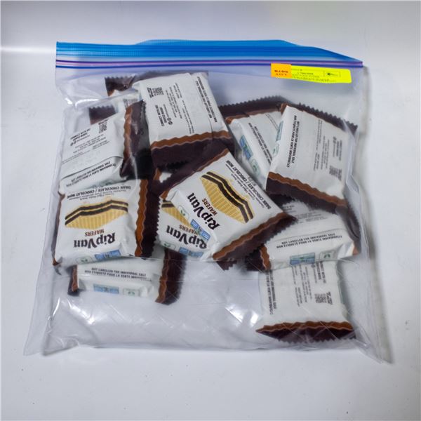 BAG OF 13 RIP VAN DARK CHOCOLATE & CREAM WAFER