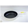 Image 1 : NEW CHUCK HUGHES DEEP CAST IRON SKILLET - 3.75L