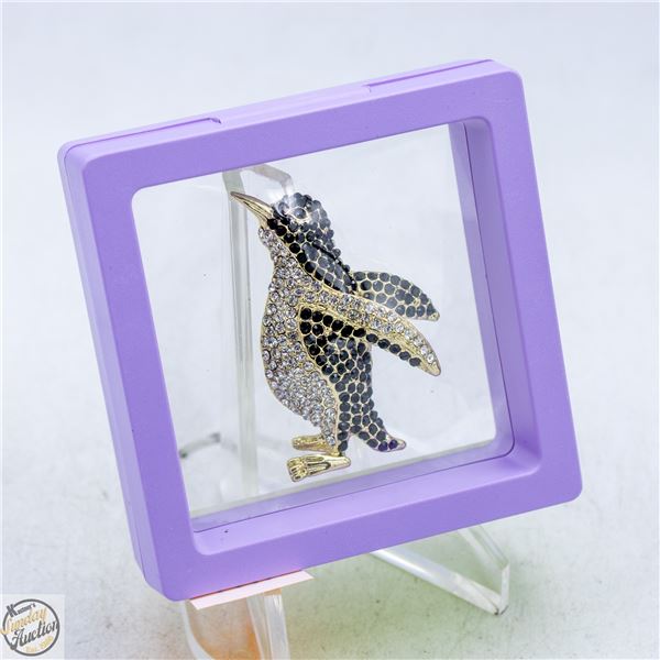 NEW PENGUIN BROOCH ENCRUSTED WITH