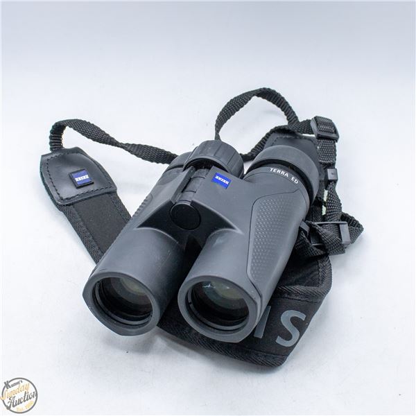 ZEISS TERRA ED 8 X 32 BINOCULARS