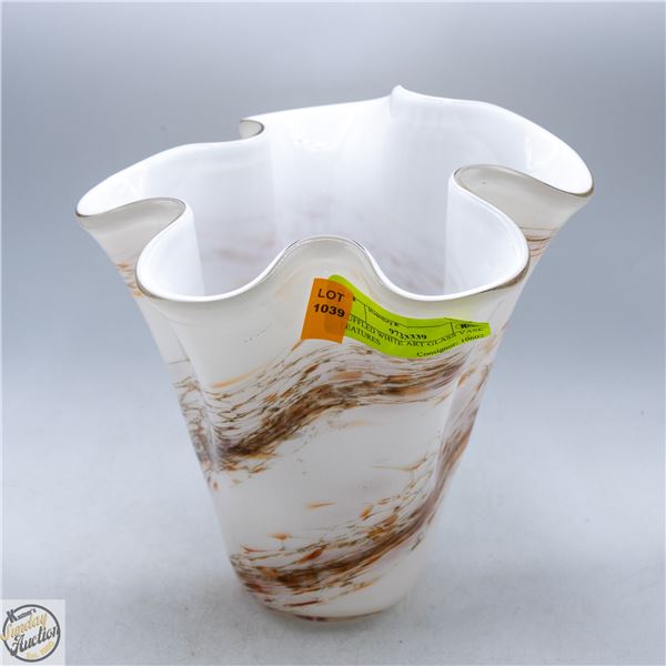 RUFFLED WHITE ART GLASS VASE FEATURES