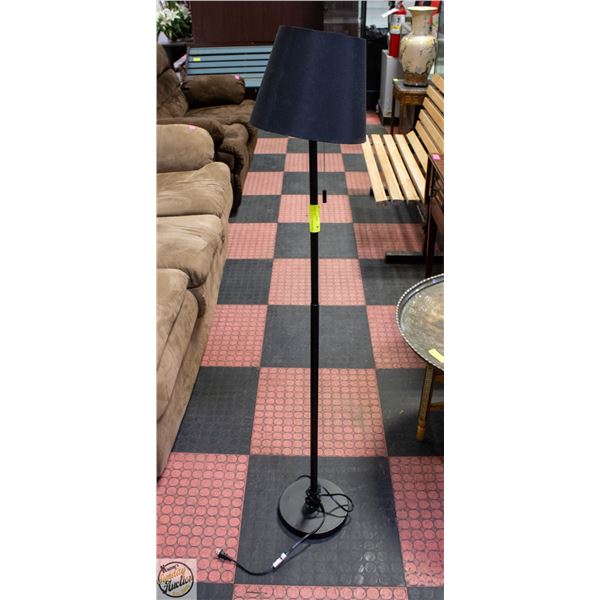 FLOOR LAMP H-54"