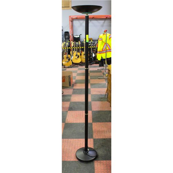 BLACK DOME TOP FLOOR LAMP 60"