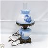 Image 1 : MILK GLASS HURRICANE LAMP WORKING