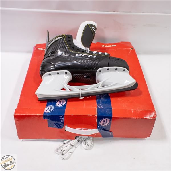 CCM MENS SIZE 9 SKATES