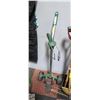 Image 1 : GREEN PLASTIC FLOWER POT CADDY