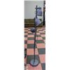 Image 1 : 3 LIGHT STAND UP ROOM LAMP