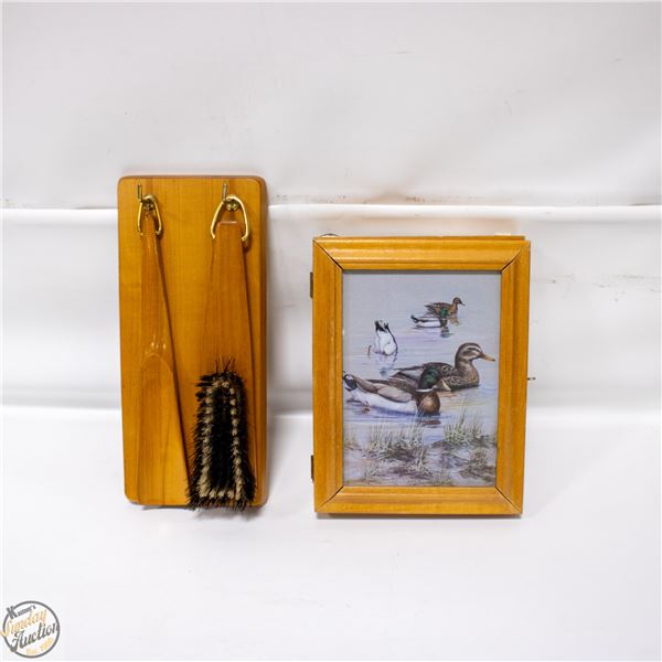 ESTATE LOT WOODEN KEY HOLDER