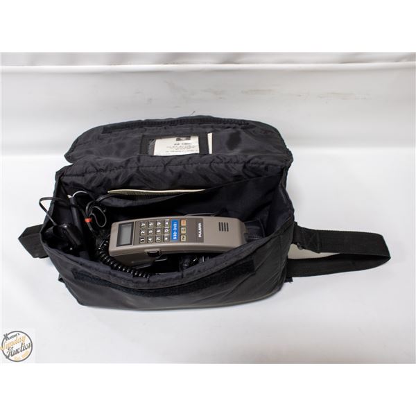 VINTAGE MOTOROLA PORTABLE CELL PHONE