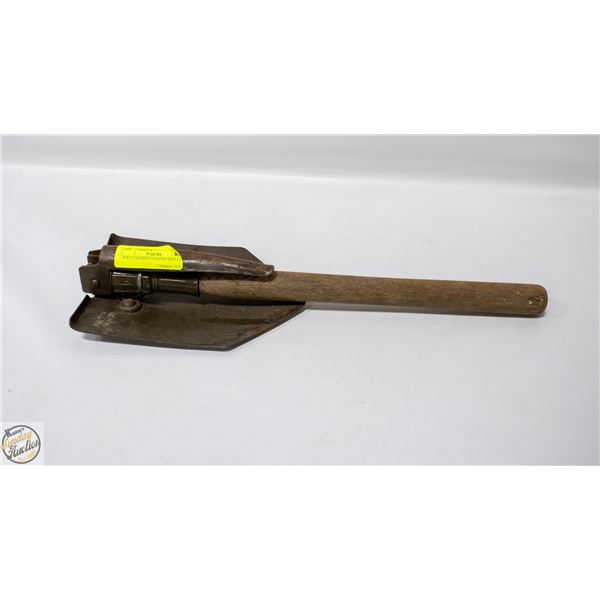 WW2 SOLDIERS FOLDING SHOVEL