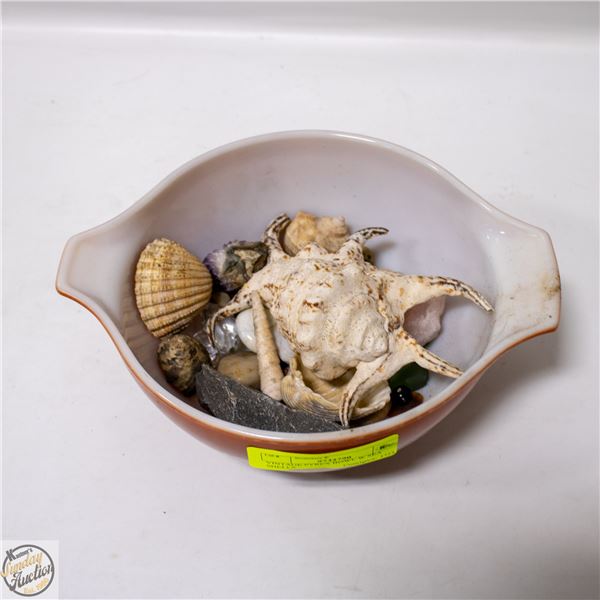 VINTAGE PYREX BOWL W SEA SHELLS