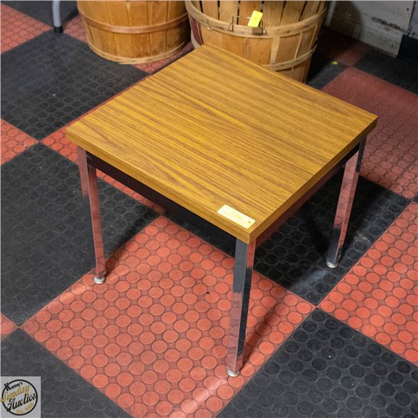 VINTAGE METAL BASE SIDE TABLE- 17" X 18" X 18"