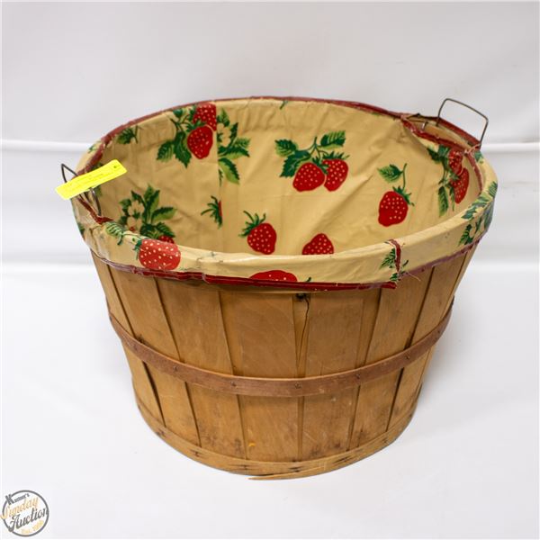 ESTATE VINTAGE WOODEN APPLE