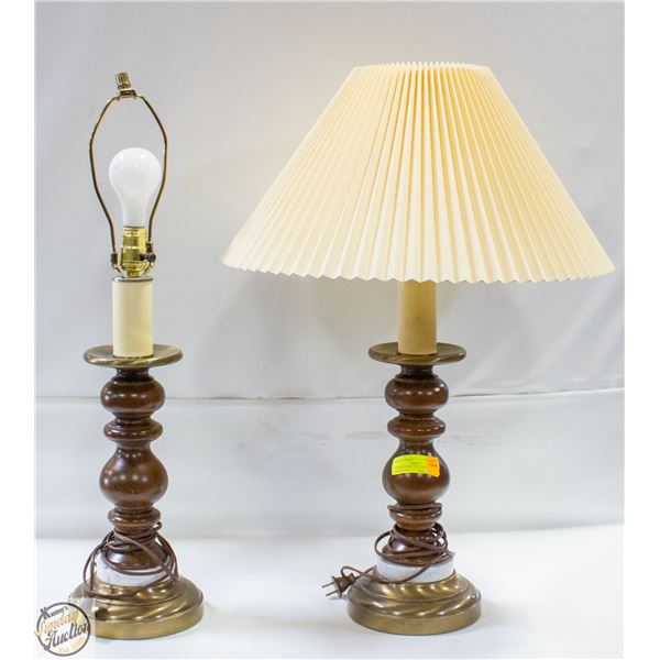 2 VINTAGE MID-CENTURY MODERN TABLE LAMP FEATURES
