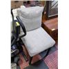 Image 1 : MODERN FABRIC ACCENT CHAIR