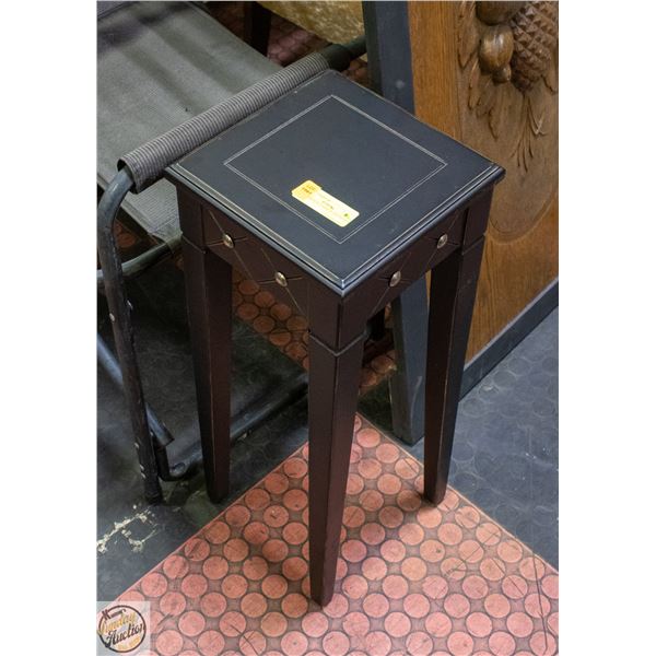 OCCASIONAL TABLE/PLANT STAND H-24"