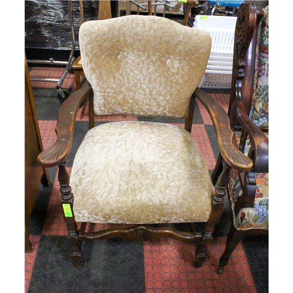 VINTAGE ORNATE VELVET WOOD PARLOR ARMCHAIR