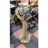 Image 1 : H/D BENCH GRINDER ON CAST METAL STAND