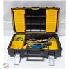 Image 1 : DEWALT TOOL KIT